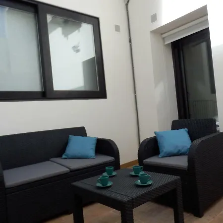 3 Calle Donoso Cortés *