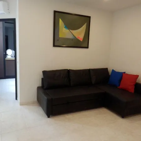 3 Calle Donoso Cortés *
